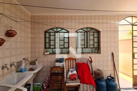 Casa à venda com 300m², 3 quartos e 6 vagasÁrea de Serviço