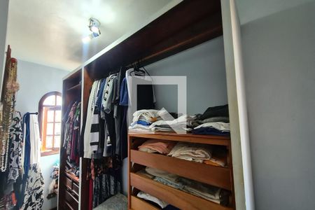 Casa à venda com 300m², 3 quartos e 6 vagasCloset da suíte