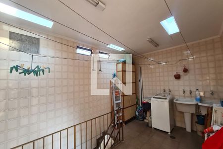 Casa à venda com 300m², 3 quartos e 6 vagasÁrea de Serviço