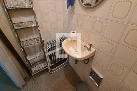 Casa à venda com 300m², 3 quartos e 6 vagasBanheiro 2