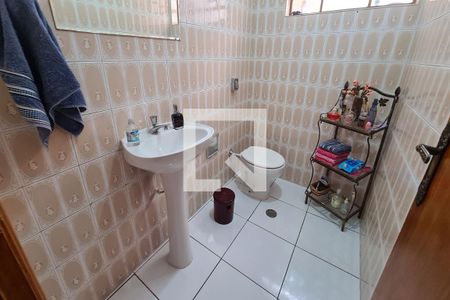 Casa à venda com 300m², 3 quartos e 6 vagasBanheiro 1