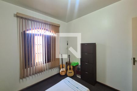 Casa à venda com 300m², 3 quartos e 6 vagasquarto 2