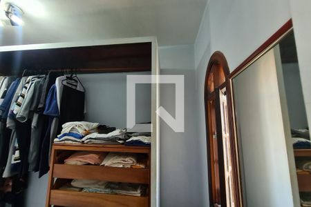Casa à venda com 300m², 3 quartos e 6 vagasCloset da suíte