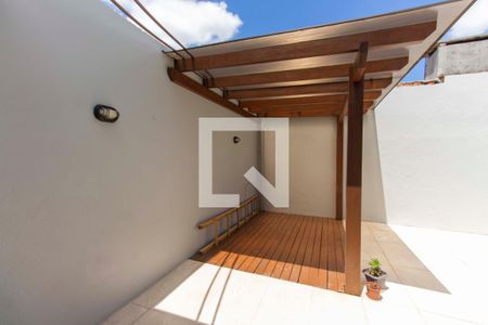 Casa à venda com 106m², 2 quartos e 2 vagas Casa à venda com 106m², 2 quartos e 2 vagasPiscina