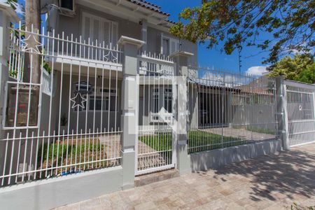 Casa à venda com 106m², 2 quartos e 2 vagas Casa à venda com 106m², 2 quartos e 2 vagasFachada da casa