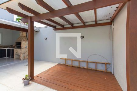 Casa à venda com 106m², 2 quartos e 2 vagas Casa à venda com 106m², 2 quartos e 2 vagasPiscina