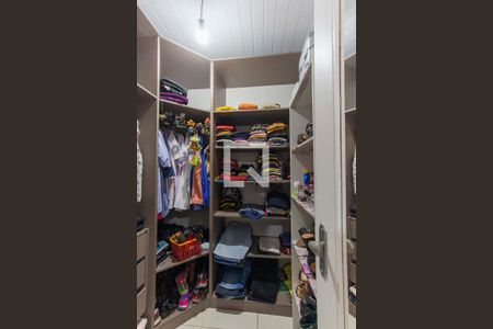 Casa à venda com 106m², 2 quartos e 2 vagas Casa à venda com 106m², 2 quartos e 2 vagasCloset da Quarto 2