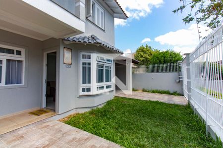 Casa à venda com 106m², 2 quartos e 2 vagas Casa à venda com 106m², 2 quartos e 2 vagasFachada da casa