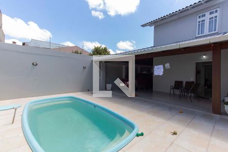 Casa à venda com 106m², 2 quartos e 2 vagas Casa à venda com 106m², 2 quartos e 2 vagasPiscina