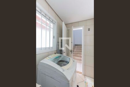 Casa à venda com 106m², 2 quartos e 2 vagas Casa à venda com 106m², 2 quartos e 2 vagasLavanderia