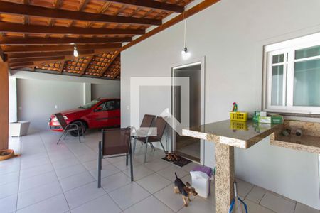 Casa à venda com 106m², 2 quartos e 2 vagas Casa à venda com 106m², 2 quartos e 2 vagasChurrasqueira