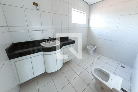 Casa à venda com 390m², 6 quartos e 4 vagas Casa à venda com 390m², 6 quartos e 4 vagasbanheiro pavimento 3