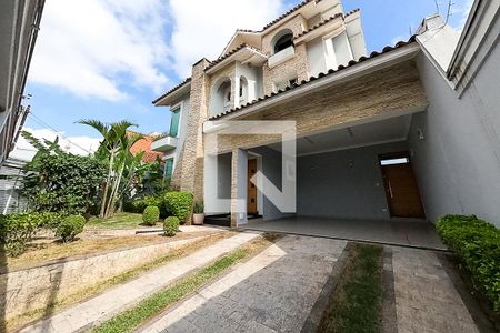 Casa à venda com 390m², 6 quartos e 4 vagas Casa à venda com 390m², 6 quartos e 4 vagasarea externa frente
