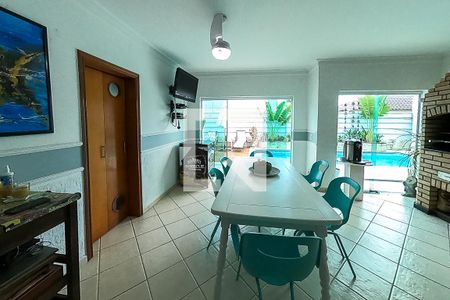 Casa à venda com 390m², 6 quartos e 4 vagas Casa à venda com 390m², 6 quartos e 4 vagaschurrasqueira
