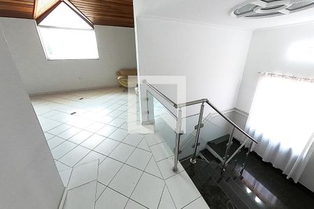 Casa à venda com 390m², 6 quartos e 4 vagas Casa à venda com 390m², 6 quartos e 4 vagasescada pavimento 3