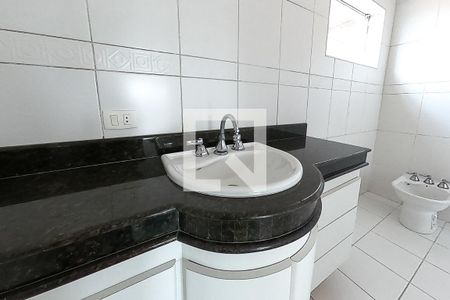 Casa à venda com 390m², 6 quartos e 4 vagas Casa à venda com 390m², 6 quartos e 4 vagasbanheiro pavimento 3