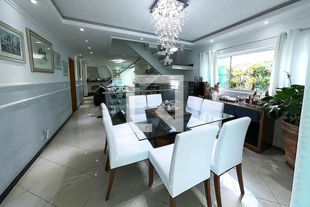 Casa à venda com 390m², 6 quartos e 4 vagas Casa à venda com 390m², 6 quartos e 4 vagassala de jantar