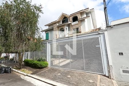 Casa à venda com 390m², 6 quartos e 4 vagas Casa à venda com 390m², 6 quartos e 4 vagasFachada