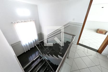 Casa à venda com 390m², 6 quartos e 4 vagas Casa à venda com 390m², 6 quartos e 4 vagasescada pavimento 3