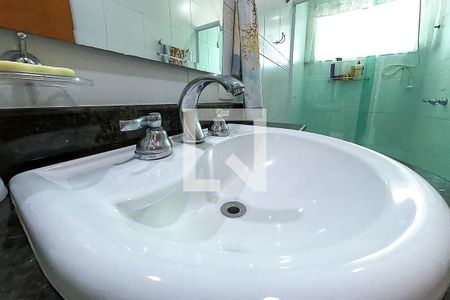 Casa à venda com 390m², 6 quartos e 4 vagas Casa à venda com 390m², 6 quartos e 4 vagasdetalhe banheiro suite 2