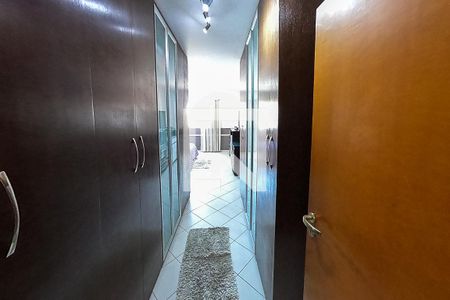 Casa à venda com 390m², 6 quartos e 4 vagas Casa à venda com 390m², 6 quartos e 4 vagashall suite 4