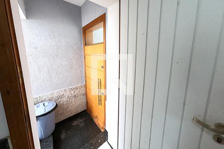 Casa à venda com 390m², 6 quartos e 4 vagas Casa à venda com 390m², 6 quartos e 4 vagasentrada lateral