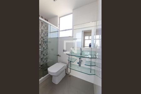 Apartamento à venda com 308m², 4 quartos e 2 vagasBanheiro da Suíte 2