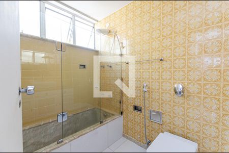 Apartamento à venda com 308m², 4 quartos e 2 vagasBanheiro da Suíte 1