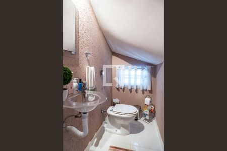 Casa à venda com 196m², 2 quartos e 2 vagasLavabo