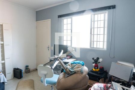 Casa à venda com 196m², 2 quartos e 2 vagasEscritório