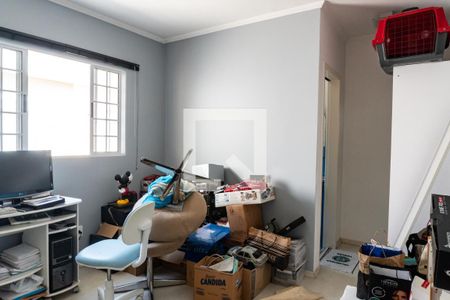 Casa à venda com 196m², 2 quartos e 2 vagasEscritório