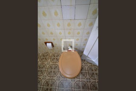 Casa à venda com 300m², 4 quartos e 2 vagasBanheiro 2