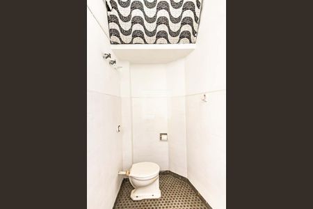 Banheiro de kitnet/studio para alugar com 1 quarto, 44m² em República, São Paulo