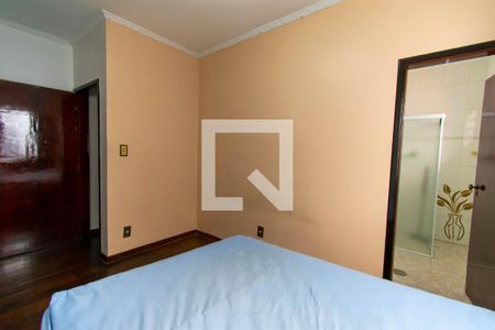 Casa à venda com 220m², 3 quartos e 3 vagasSuíte