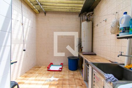 Casa à venda com 220m², 3 quartos e 3 vagasÁrea de Serviço