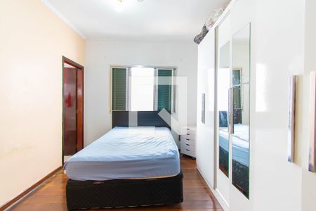 Casa à venda com 220m², 3 quartos e 3 vagasSuíte