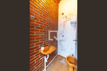 Casa à venda com 220m², 3 quartos e 3 vagasBanheiro de Serviço 2