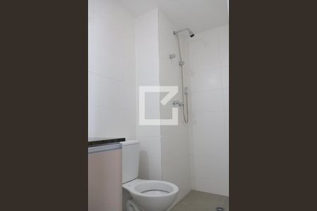 banheiro de apartamento para alugar com 1 quarto, 33m² em Mirandópolis, São Paulo