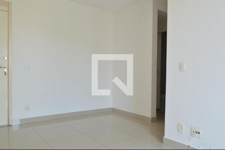 Sala de apartamento para alugar com 2 quartos, 55m² em Taquara, Rio de Janeiro