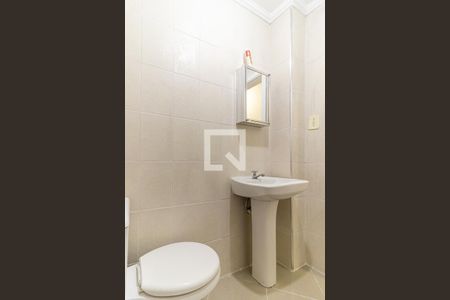 Banheiro de kitnet/studio para alugar com 1 quarto, 30m² em República, São Paulo