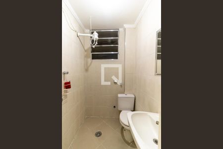 Banheiro de kitnet/studio para alugar com 1 quarto, 30m² em República, São Paulo