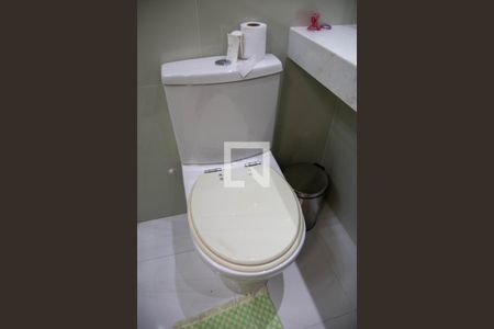 Casa à venda com 361m², 4 quartos e 6 vagasBanheiro do Quarto 3