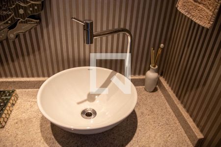 Casa à venda com 361m², 4 quartos e 6 vagasBanheiro 4