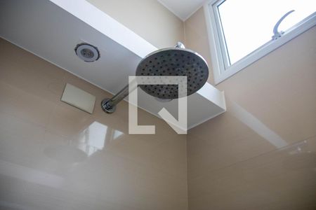 Casa à venda com 361m², 4 quartos e 6 vagasBanheiro do Quarto 2