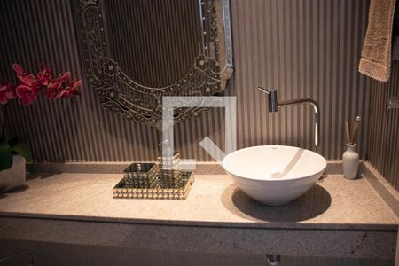 Casa à venda com 361m², 4 quartos e 6 vagasBanheiro 4