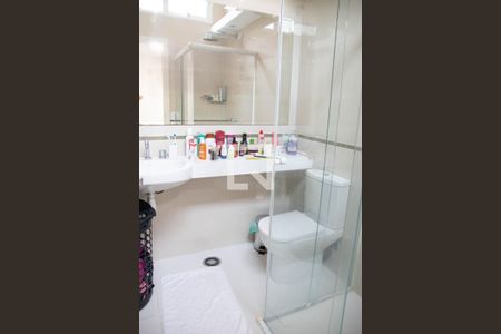 Casa à venda com 361m², 4 quartos e 6 vagasBanheiro do Quarto 2