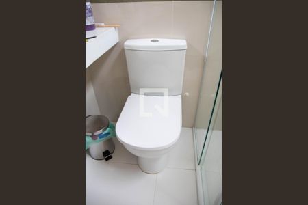 Casa à venda com 361m², 4 quartos e 6 vagasBanheiro do Quarto 2