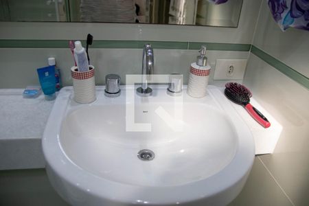 Casa à venda com 361m², 4 quartos e 6 vagasBanheiro do Quarto 3