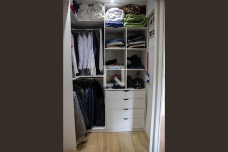 Casa à venda com 361m², 4 quartos e 6 vagasCloset da suíte 1
