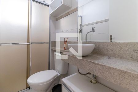 Banheiro de kitnet/studio para alugar com 2 quartos, 37m² em Jardim Helena, São Paulo